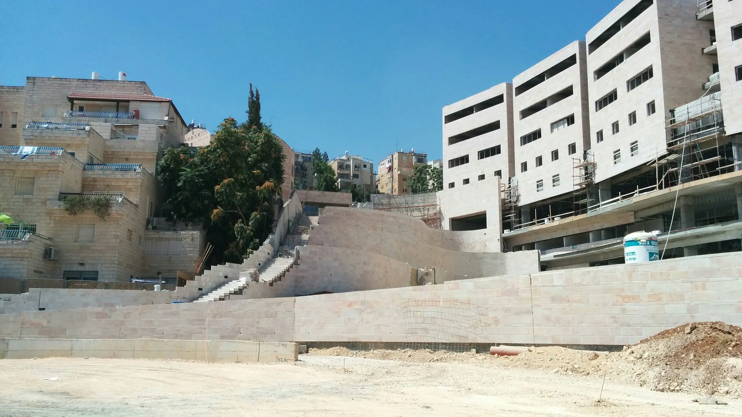 מרכז שלוה, בית וגן, צילום מהשטח 1